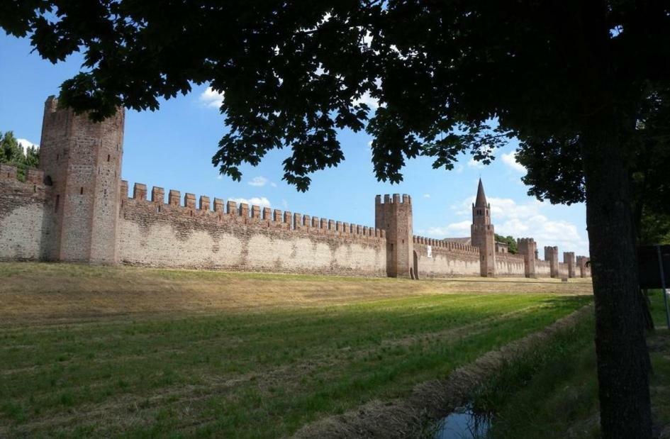 The Garden View Apartment - Le Ca De Boron Montagnana มอนตังญานา ภายนอก รูปภาพ