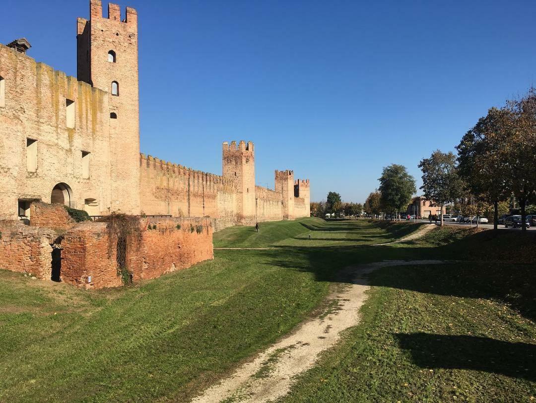 The Garden View Apartment - Le Ca De Boron Montagnana มอนตังญานา ภายนอก รูปภาพ